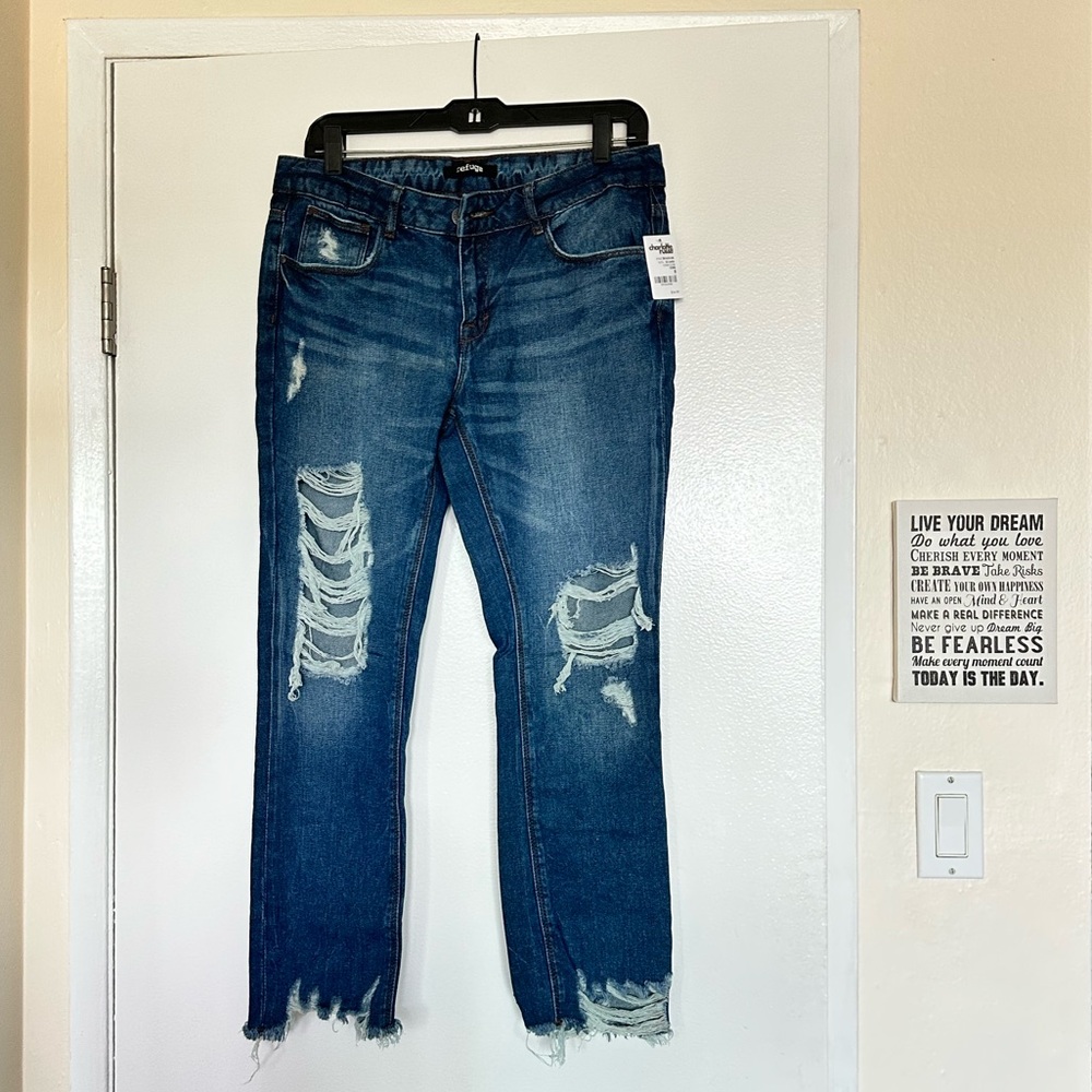 NWT Refuge Charlotte Russe Ripped Distressed Blue Wash Low Rise Jeans Size 8